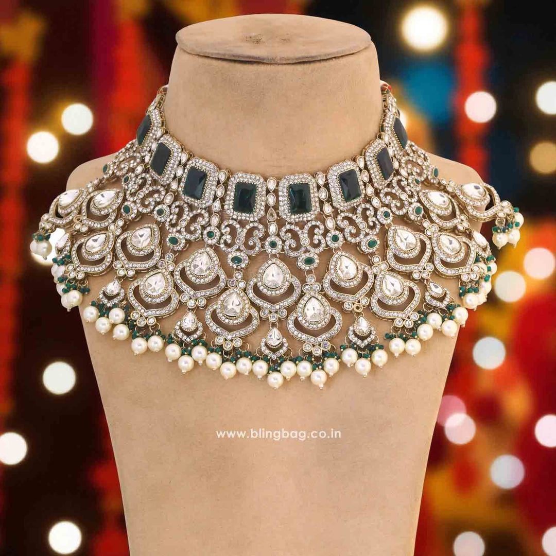 Emerald Lipika Kundan Jewellery Set