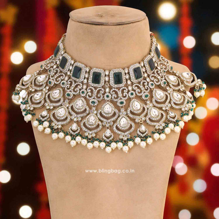 Emerald Lipika Kundan Jewellery Set