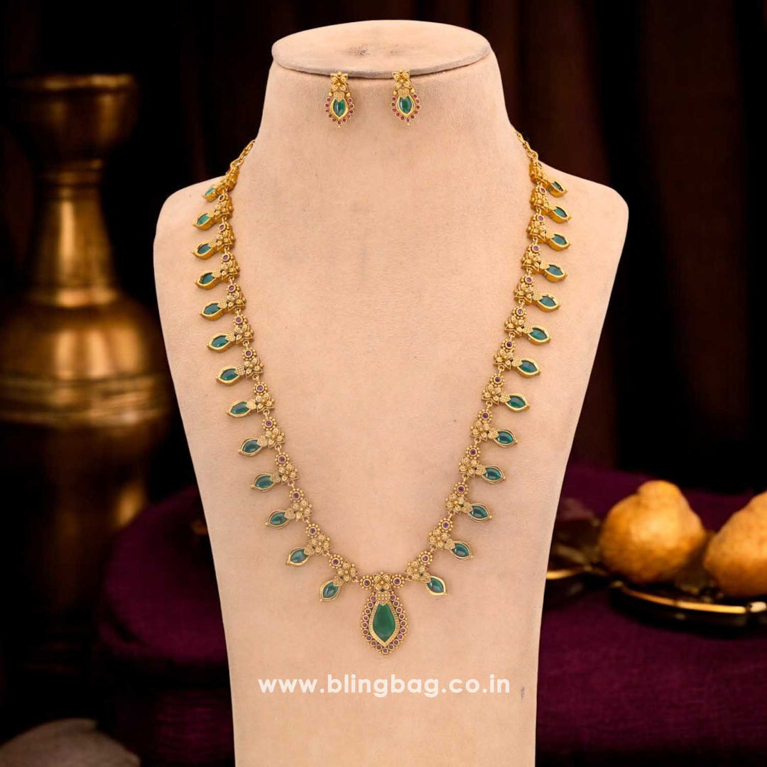 Emerald Mahika Antique Jewellery Set - New Arrival