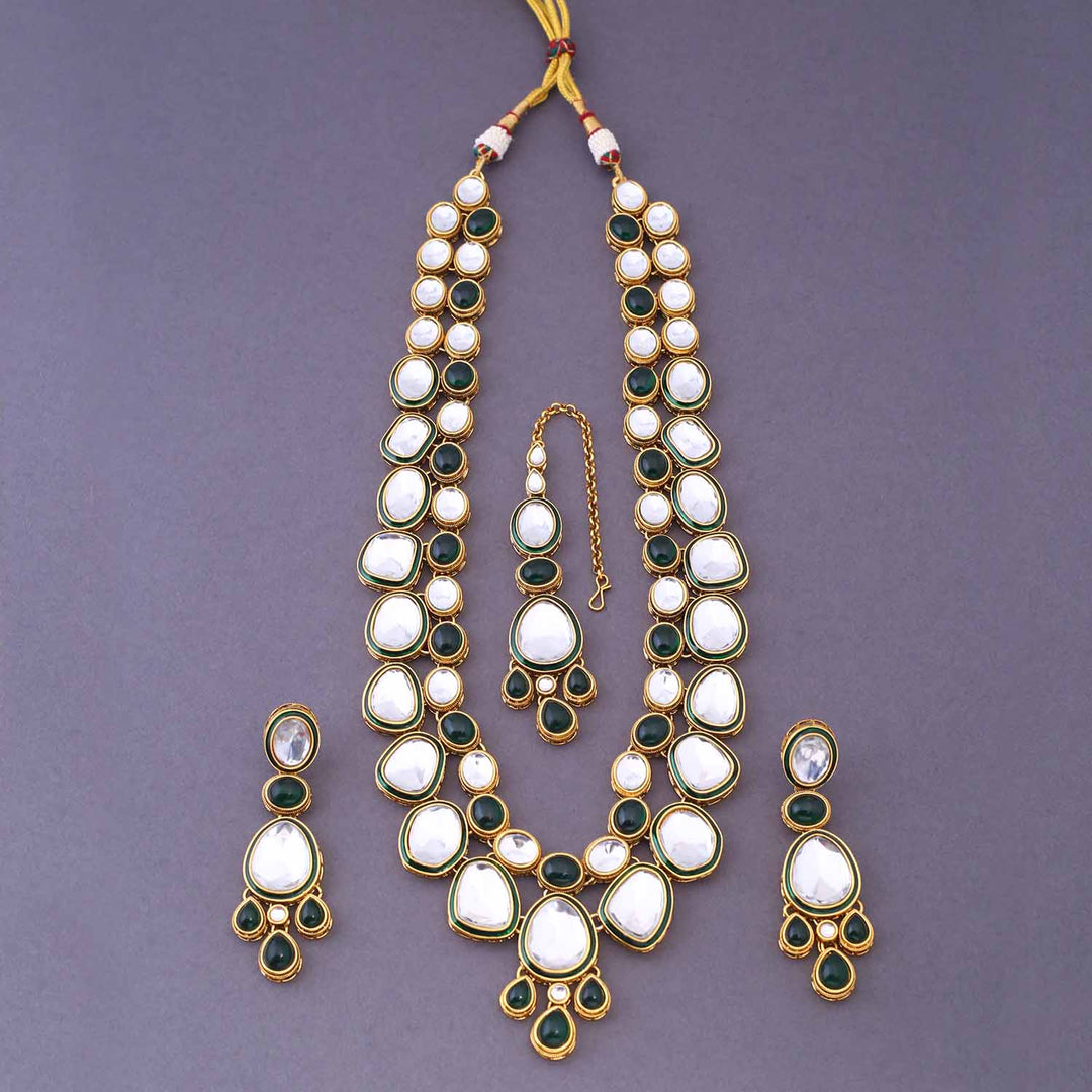 Emerald Malak Kundan Jewellery Set