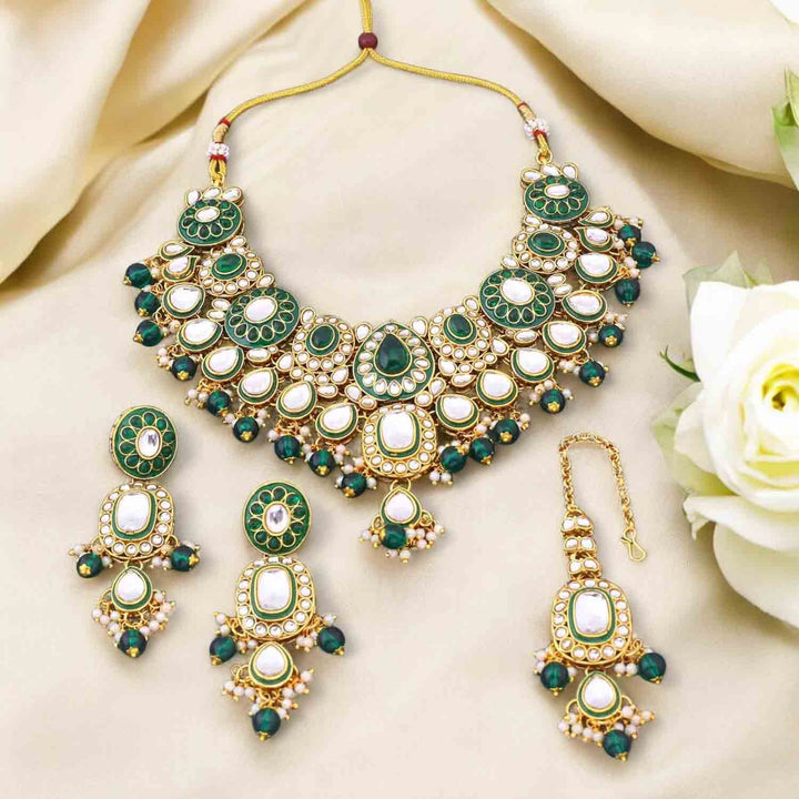 Emerald Malyavanti Kundan Jewellery Set