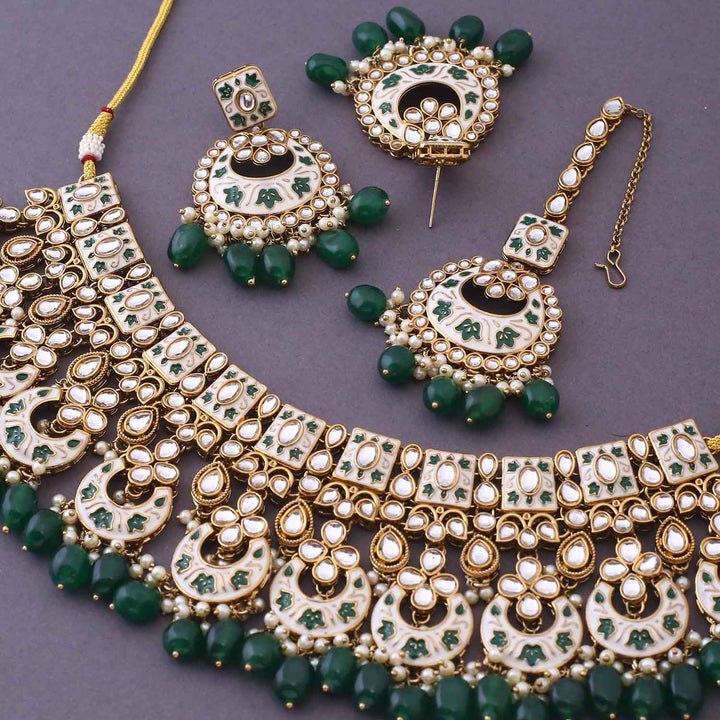 Emerald Maniaa Kundan Jewellery Set