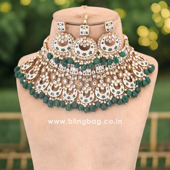 Emerald Maniaa Kundan Jewellery Set