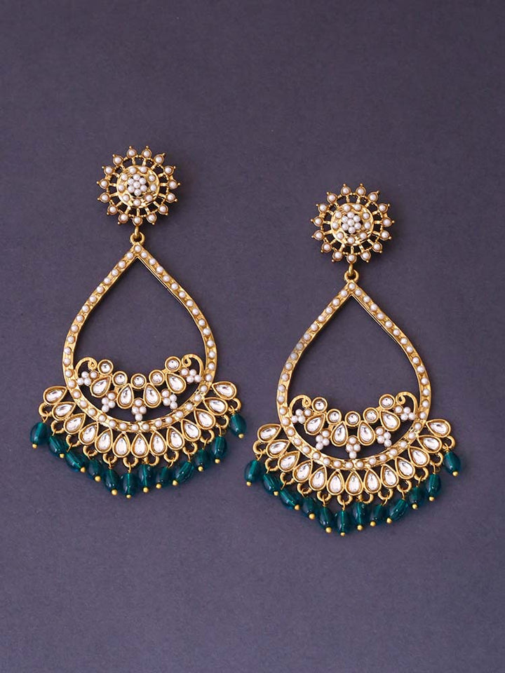 Emerald Mishti Chandbalis