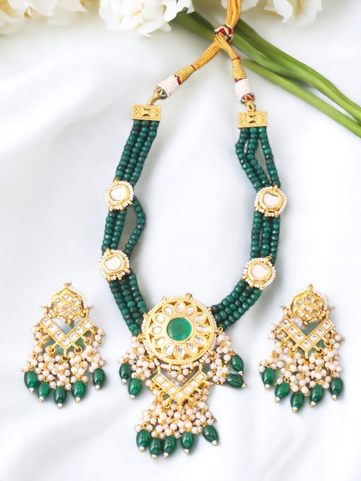 Emerald Moshika Jewellery Set