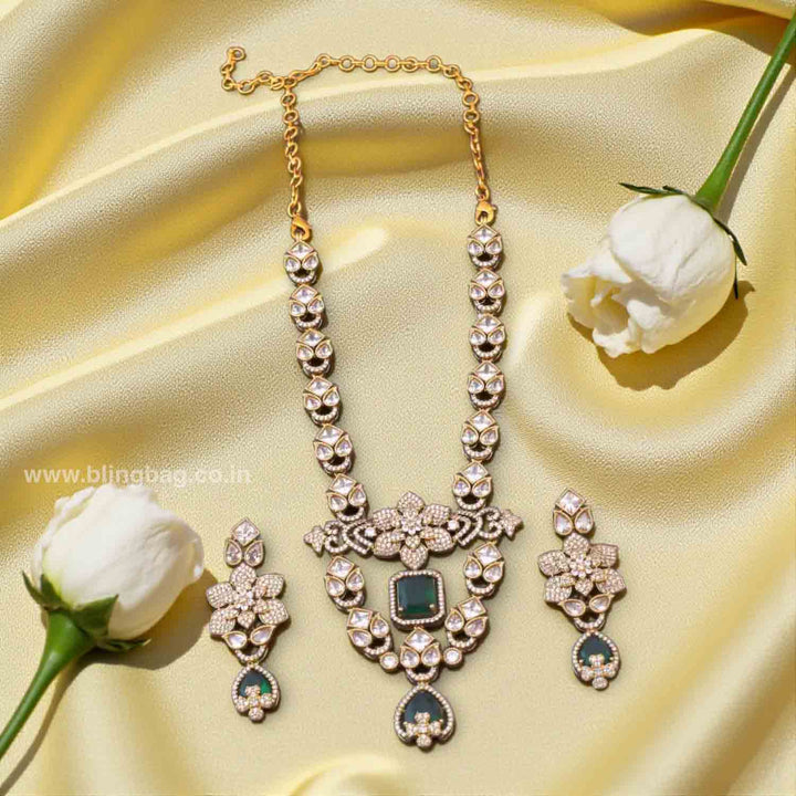 Emerald Narevia Victorian Jewellery Set - New Arrival
