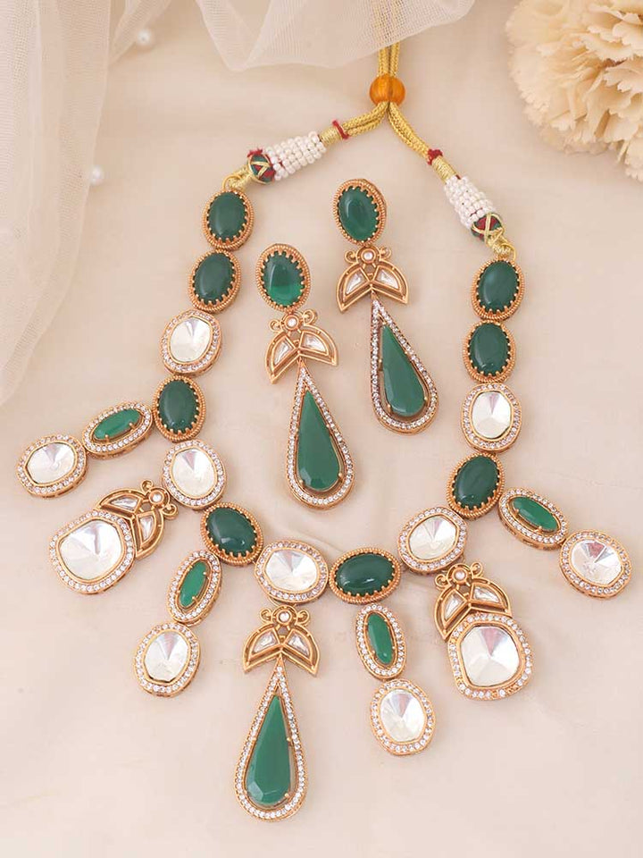 Emerald Nayanthara Kundan Jewellery Set