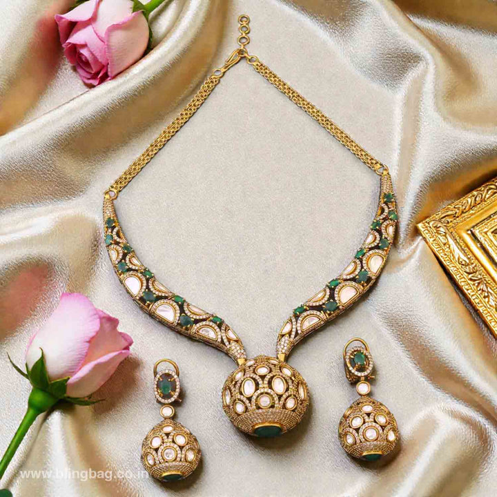 Emerald Oliviae Hasli Victorian Jewellery Set