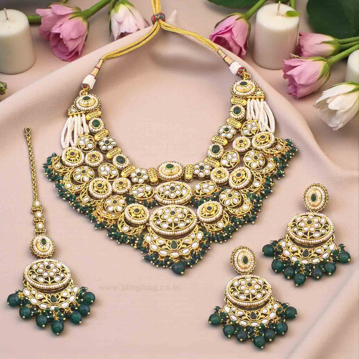 Emerald Oormi Kundan Jewellery Set