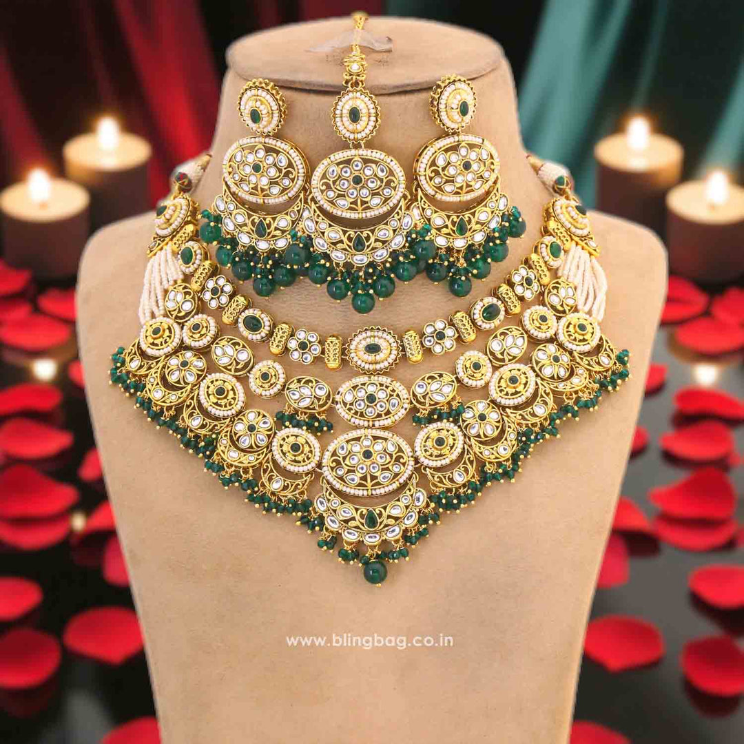 Emerald Oormi Kundan Jewellery Set