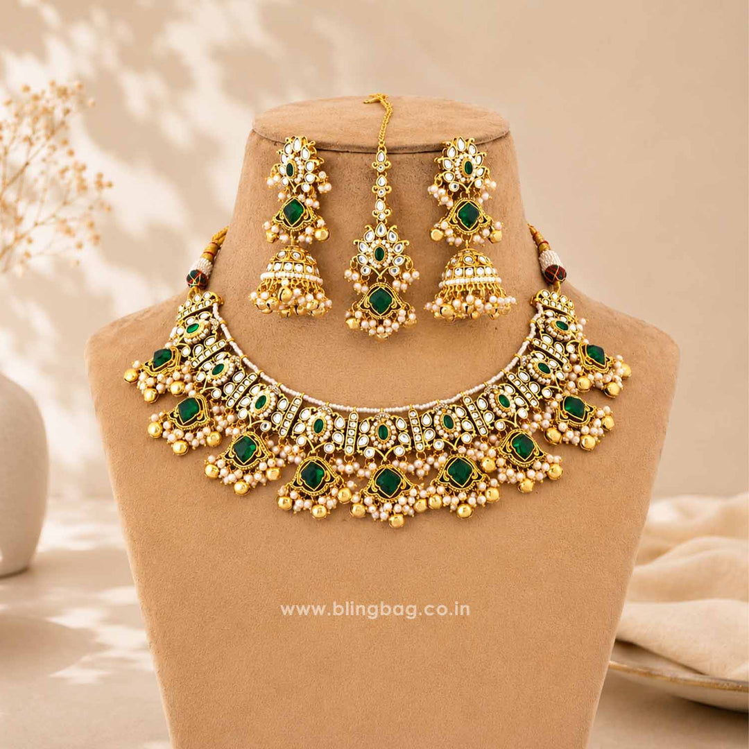 Emerald Pihuani Kundan Jewellery Set