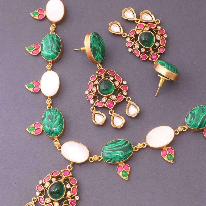 Emerald Pranitha Kundan Jewellery Set