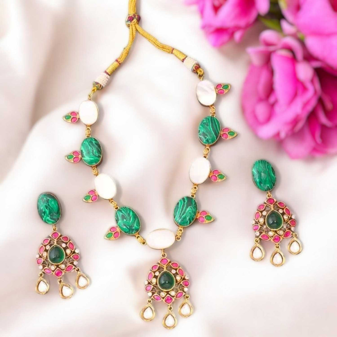 Emerald Pranitha Kundan Jewellery Set