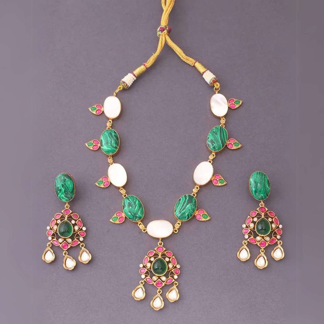 Emerald Pranitha Kundan Jewellery Set