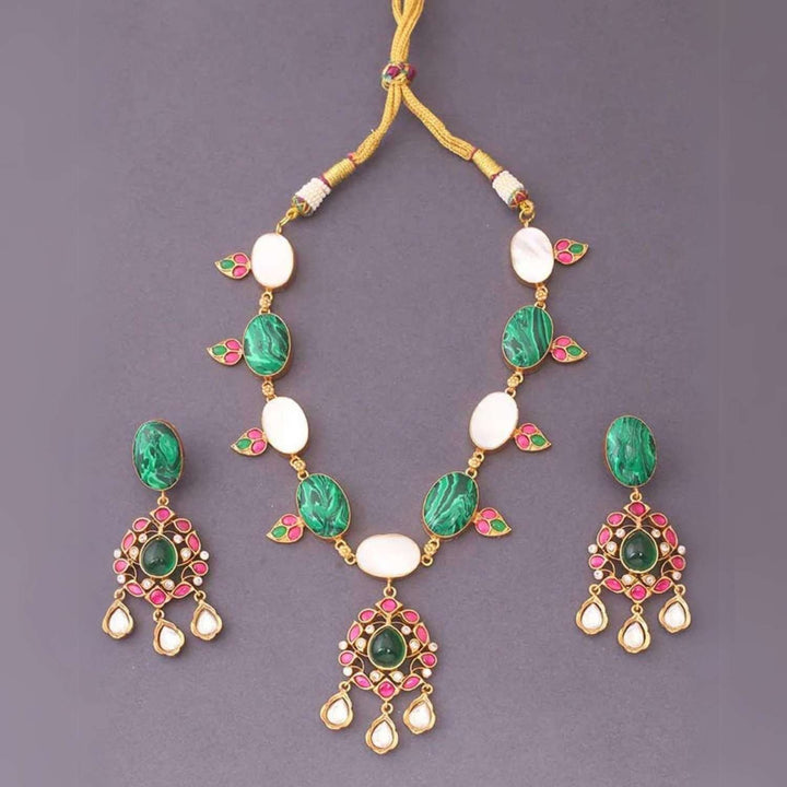 Emerald Pranitha Kundan Jewellery Set