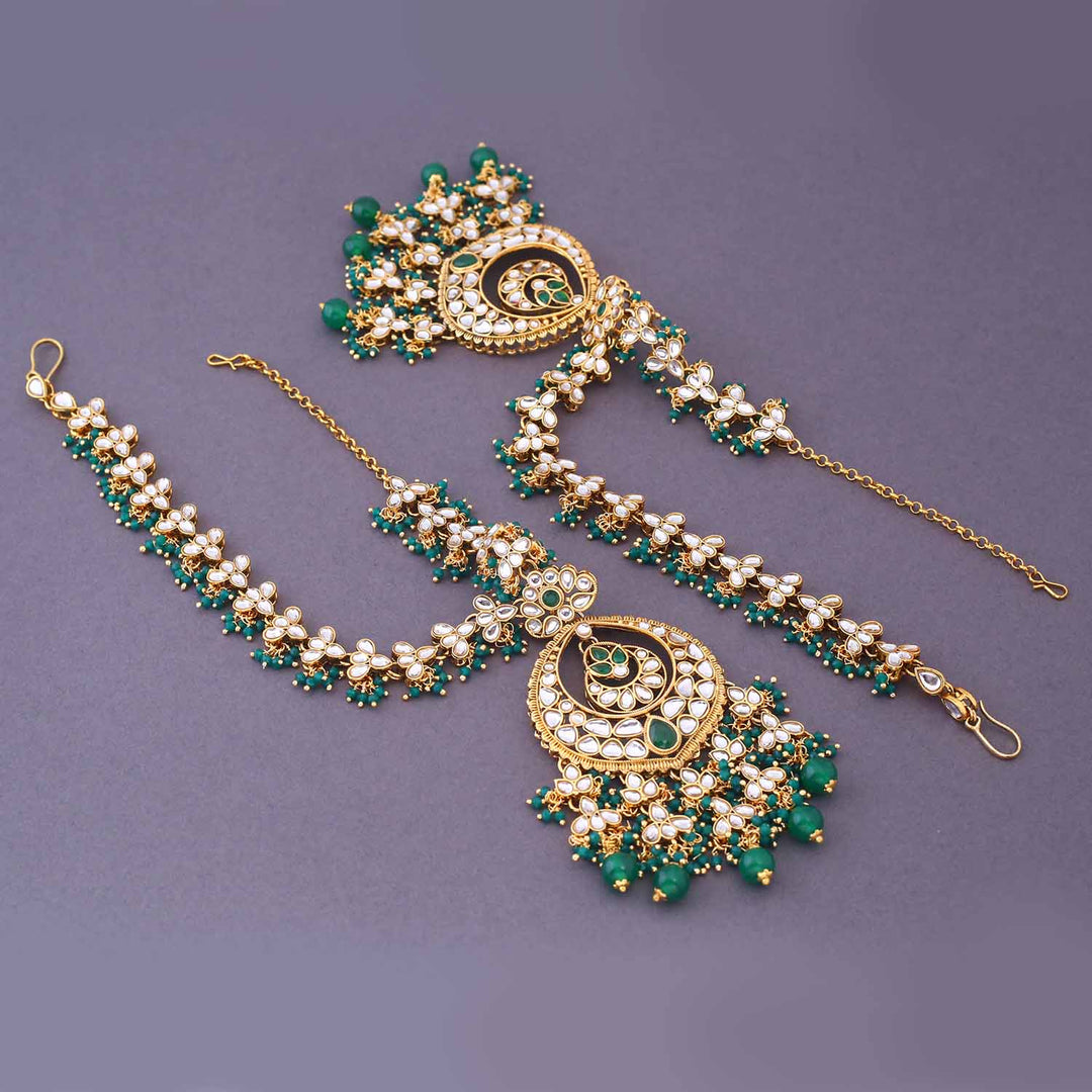 Emerald Pririshti Sahara Chandbalis