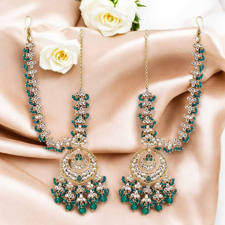 Emerald Pririshti Sahara Chandbalis