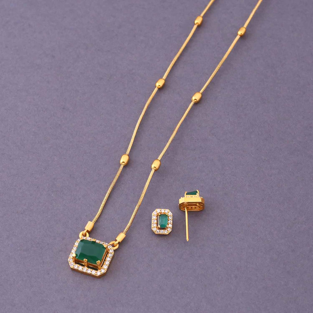 Emerald Purmi Antique Pendant Set-New Arrival