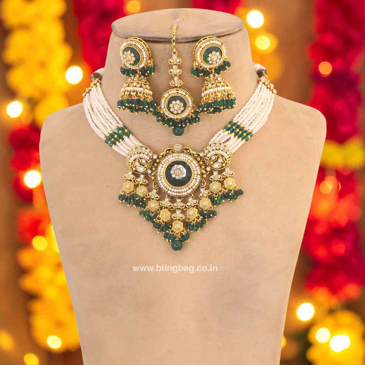 Emerald Rajiza Kundan Jewellery Set
