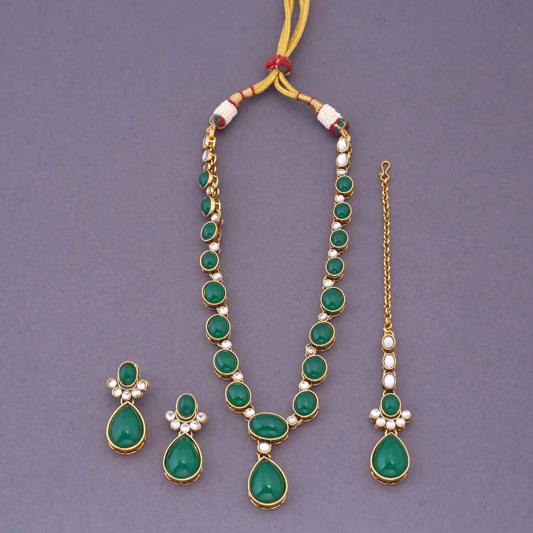 Emerald Raniya Kundan Jewellery Set