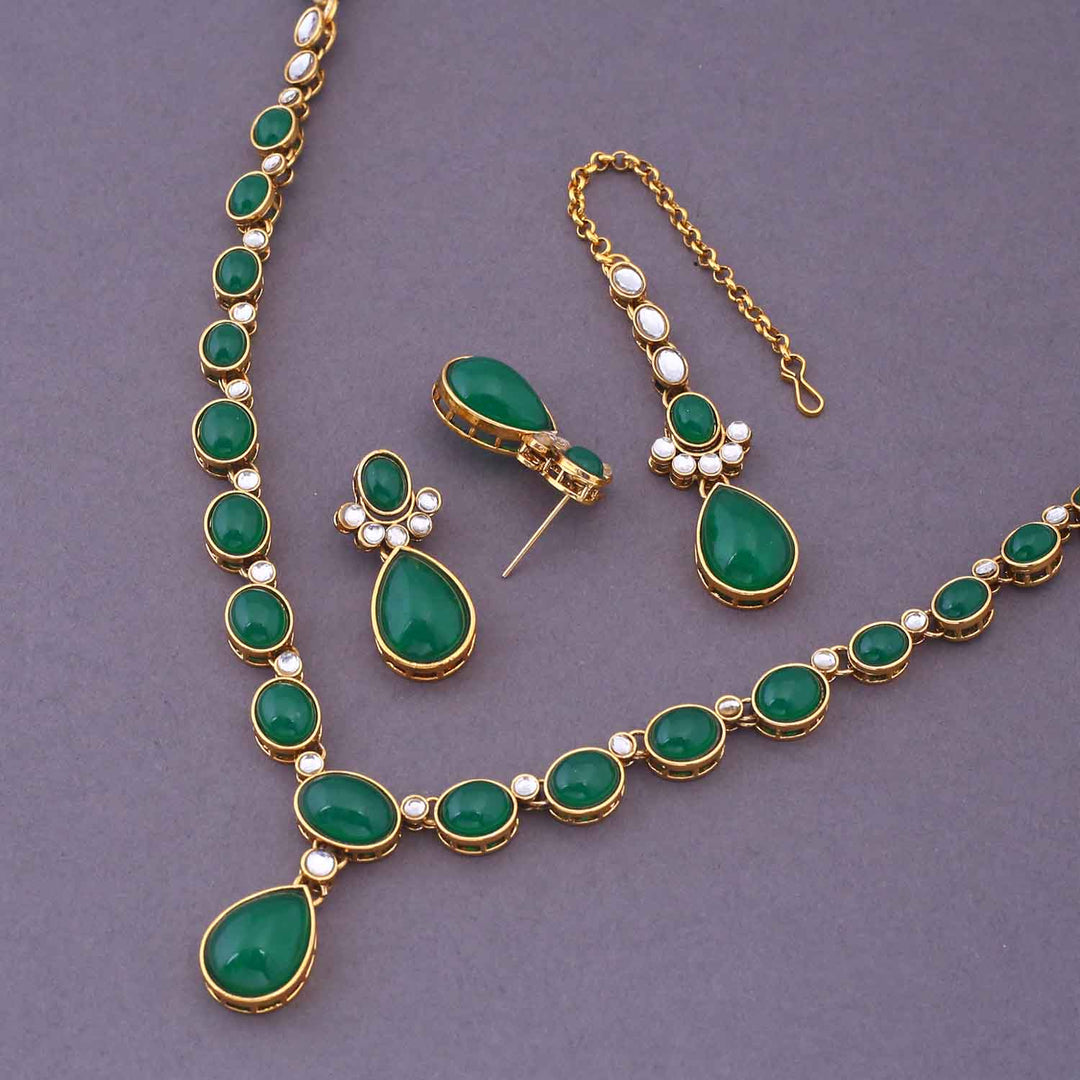 Emerald Raniya Kundan Jewellery Set