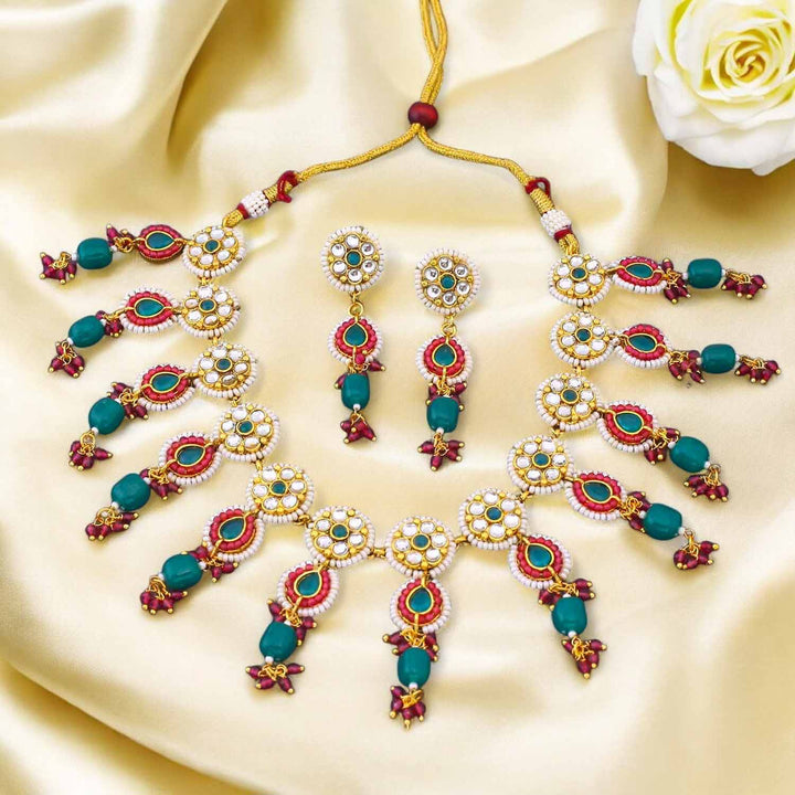 Emerald Ridhya Kundan Jewellery Set