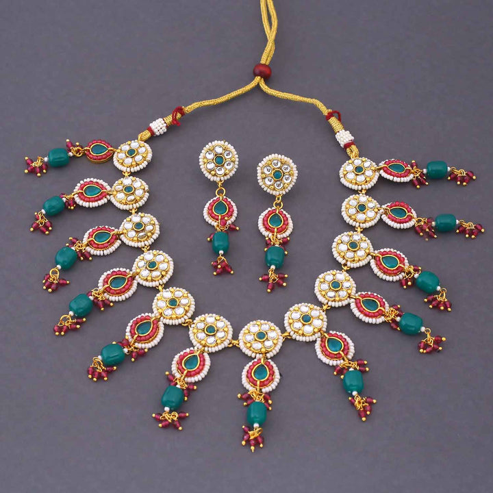Emerald Ridhya Kundan Jewellery Set