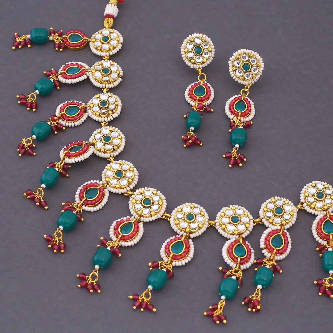 Emerald Ridhya Kundan Jewellery Set