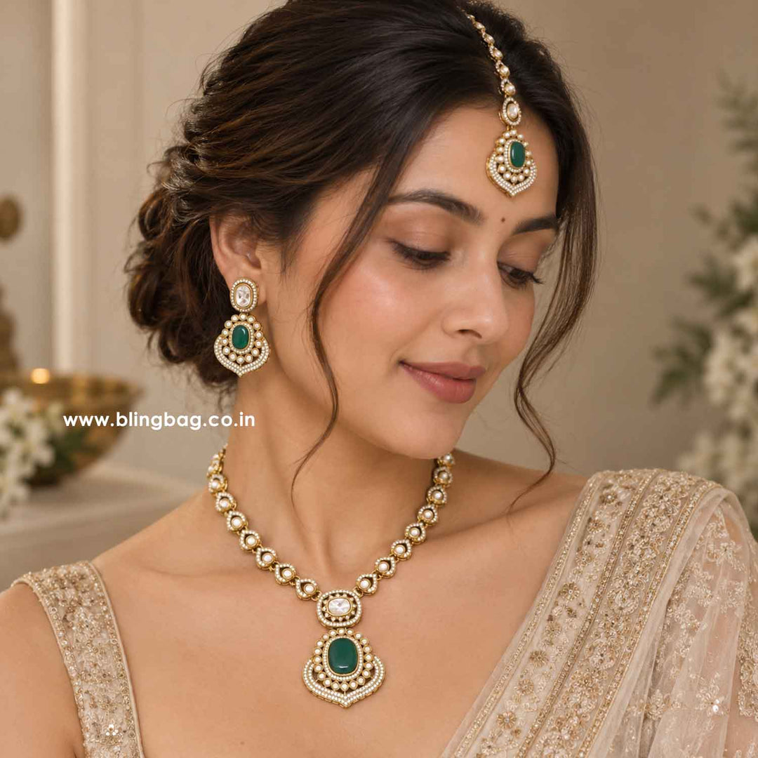 Emerald Riva Kundan Jewellery Set