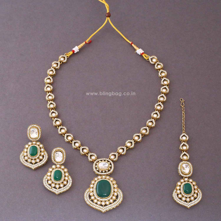 Emerald Riva Kundan Jewellery Set