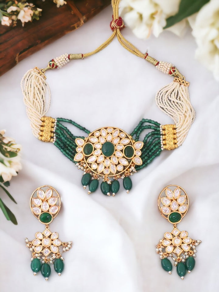 Emerald Ruban Kundan Jewellery Set
