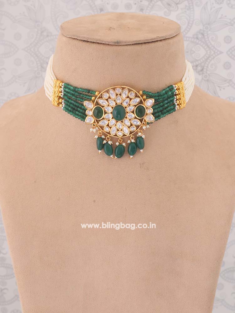 Emerald Ruban Kundan Jewellery Set
