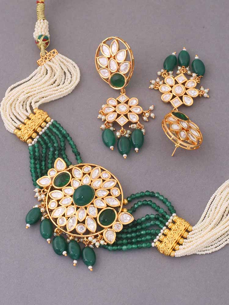 Emerald Ruban Kundan Jewellery Set