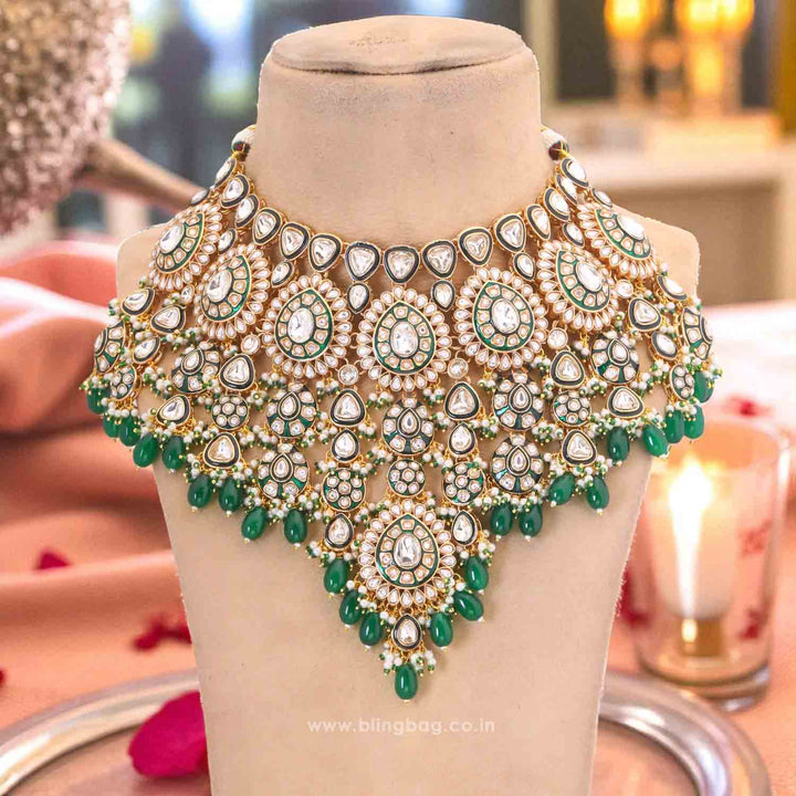 Emerald Saadhvi Kundan Jewellery Set