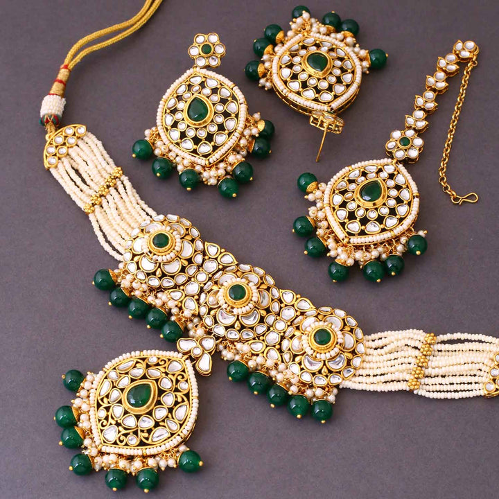 Emerald Saloni Kundan Jewellery Set