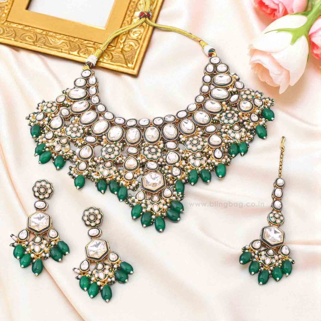 Emerald Samiksha Kundan Jewellery Set