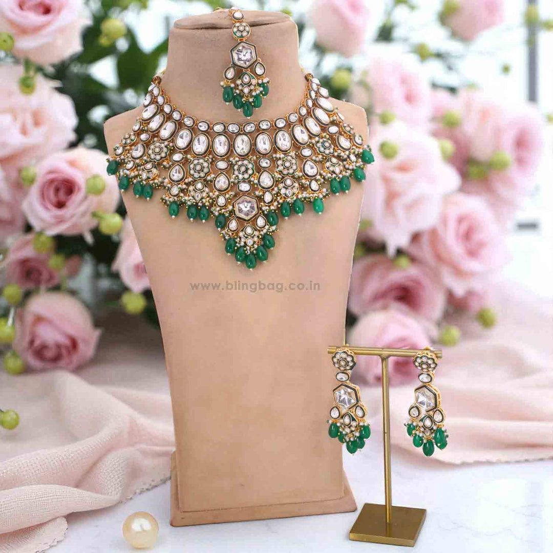 Emerald Samiksha Kundan Jewellery Set