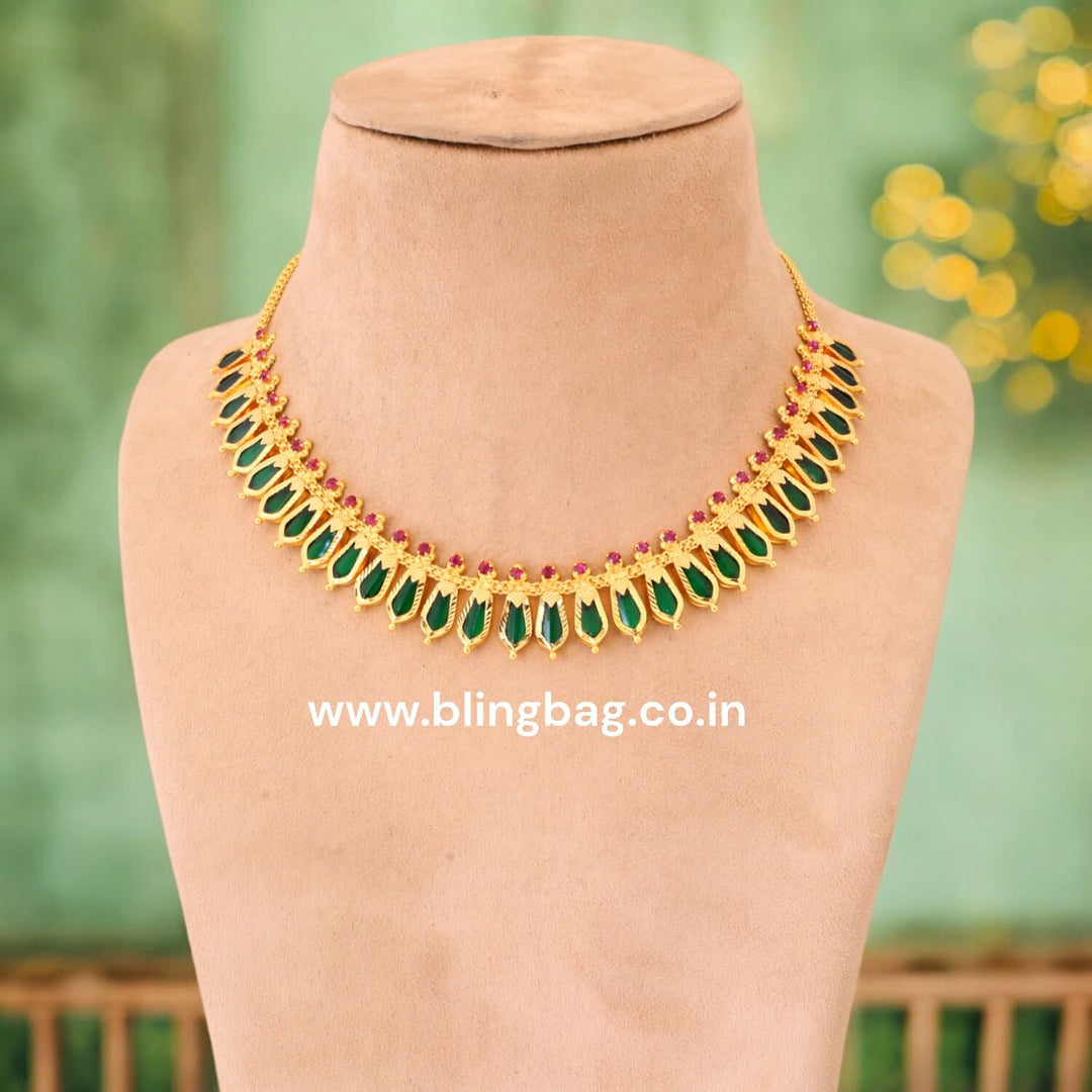Emerald Sanjukta Antique Necklace - New Arrival