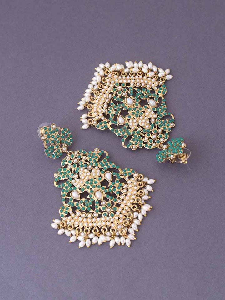 Emerald Sarika Chaandbalis