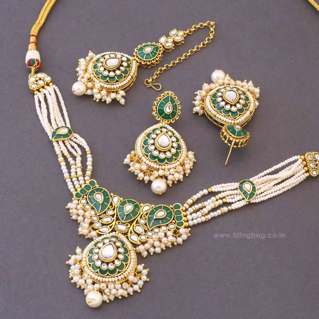 Emerald Shakina Kundan Jewellery Set
