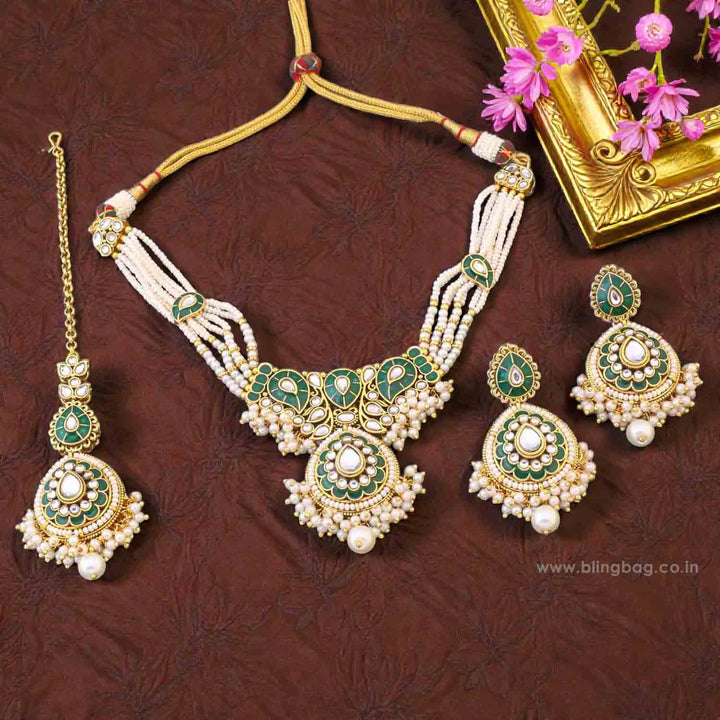Emerald Shakina Kundan Jewellery Set