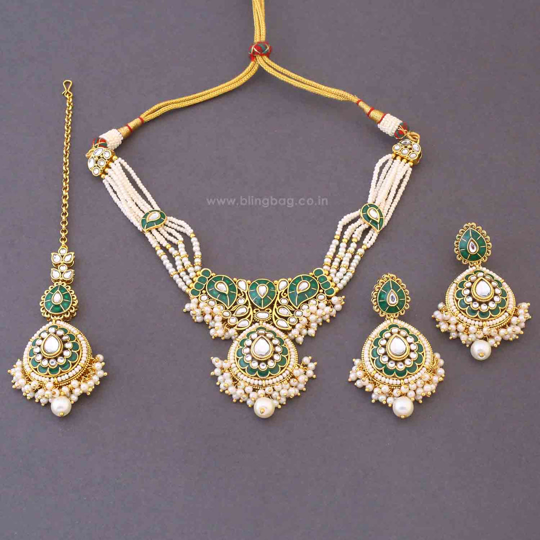Emerald Shakina Kundan Jewellery Set