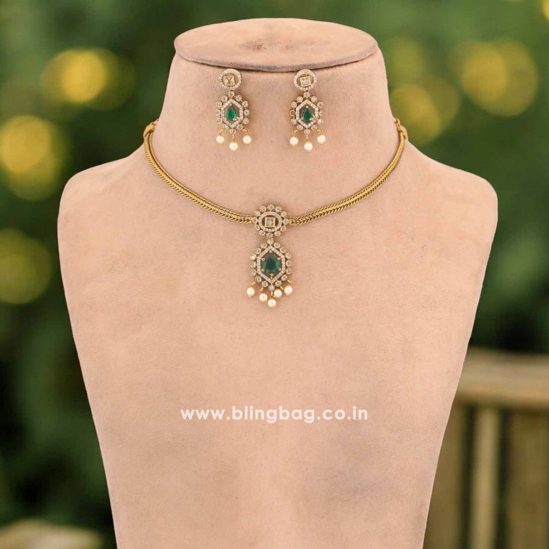 Emerald Shantani Antique Pendent Set-New Arrival