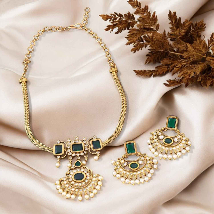 Emerald Shirani Antique Pendant Set- New Arrival