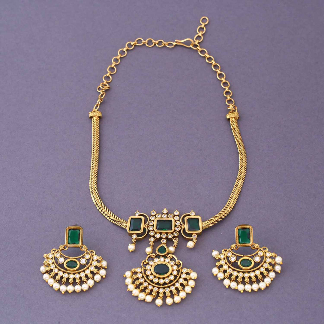 Emerald Shirani Antique Pendant Set- New Arrival