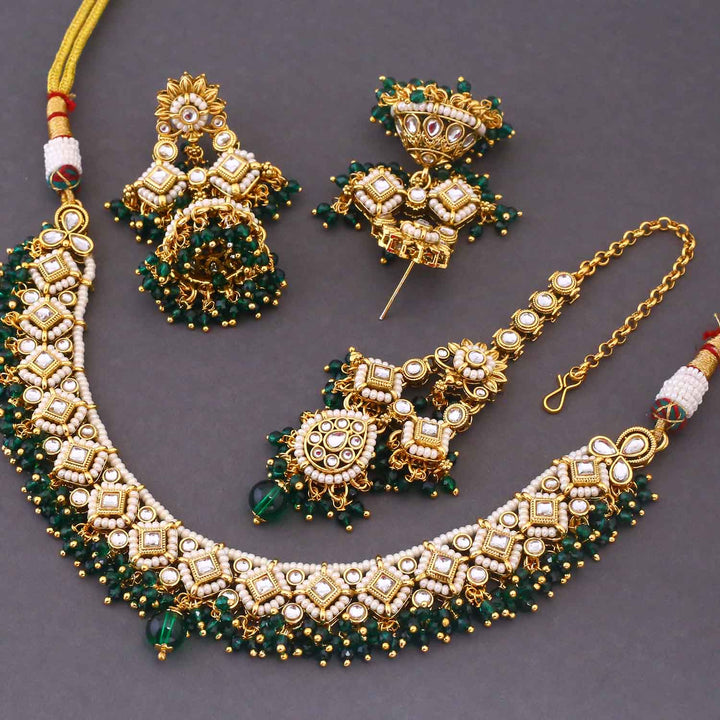 Emerald Simran Kundan Jewellery Set