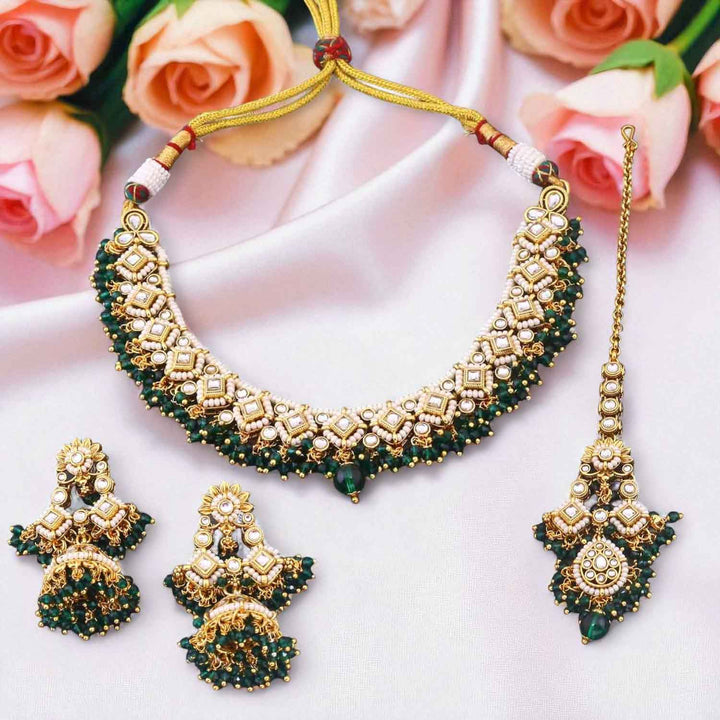Emerald Simran Kundan Jewellery Set