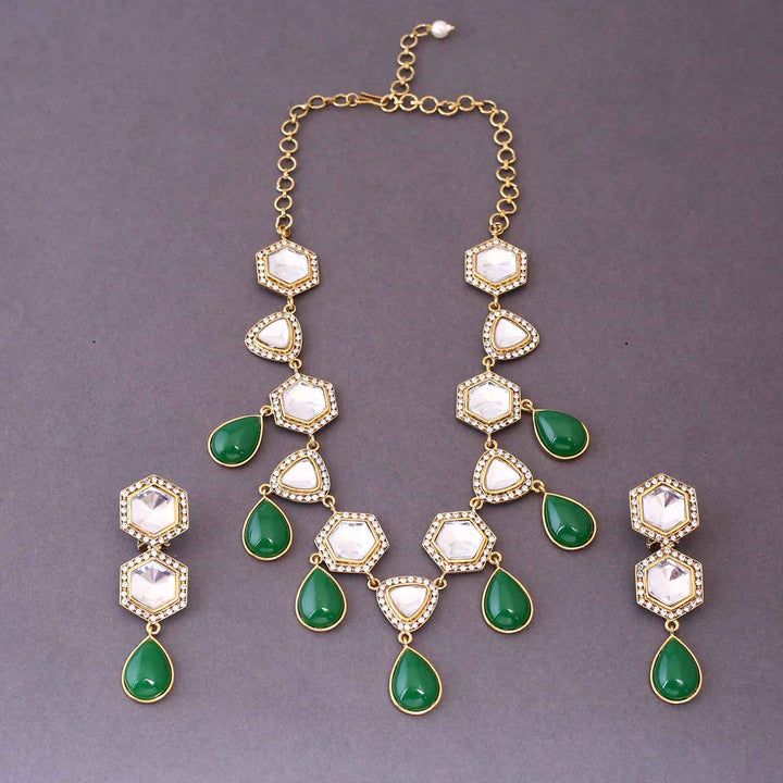Emerald Siyana Kundan Jewellery Set