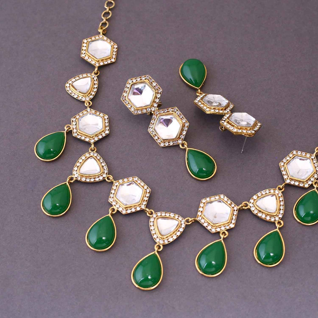 Emerald Siyana Kundan Jewellery Set