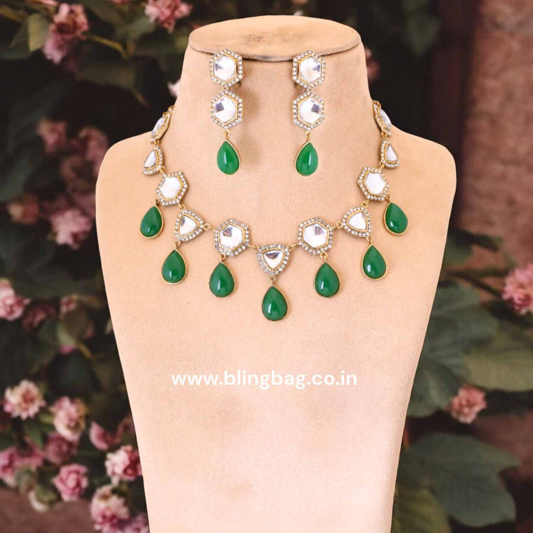 Emerald Siyana Kundan Jewellery Set